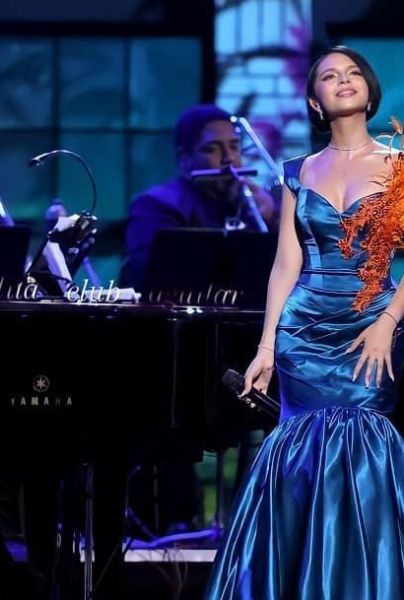 Ángela Aguilar y el vestido azul del que todos hablan
