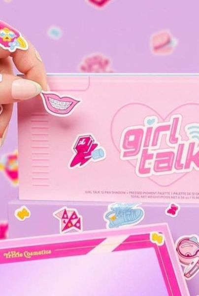 ‘The Girl Talk’, saldrá a la venta este próximo 16 de septiembre a través de su tienda en línea. 